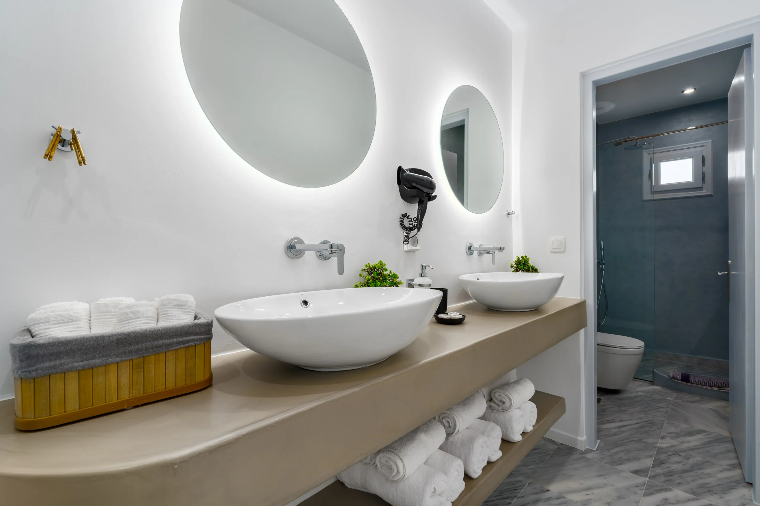 Oliva Santorini Superior Suite 11